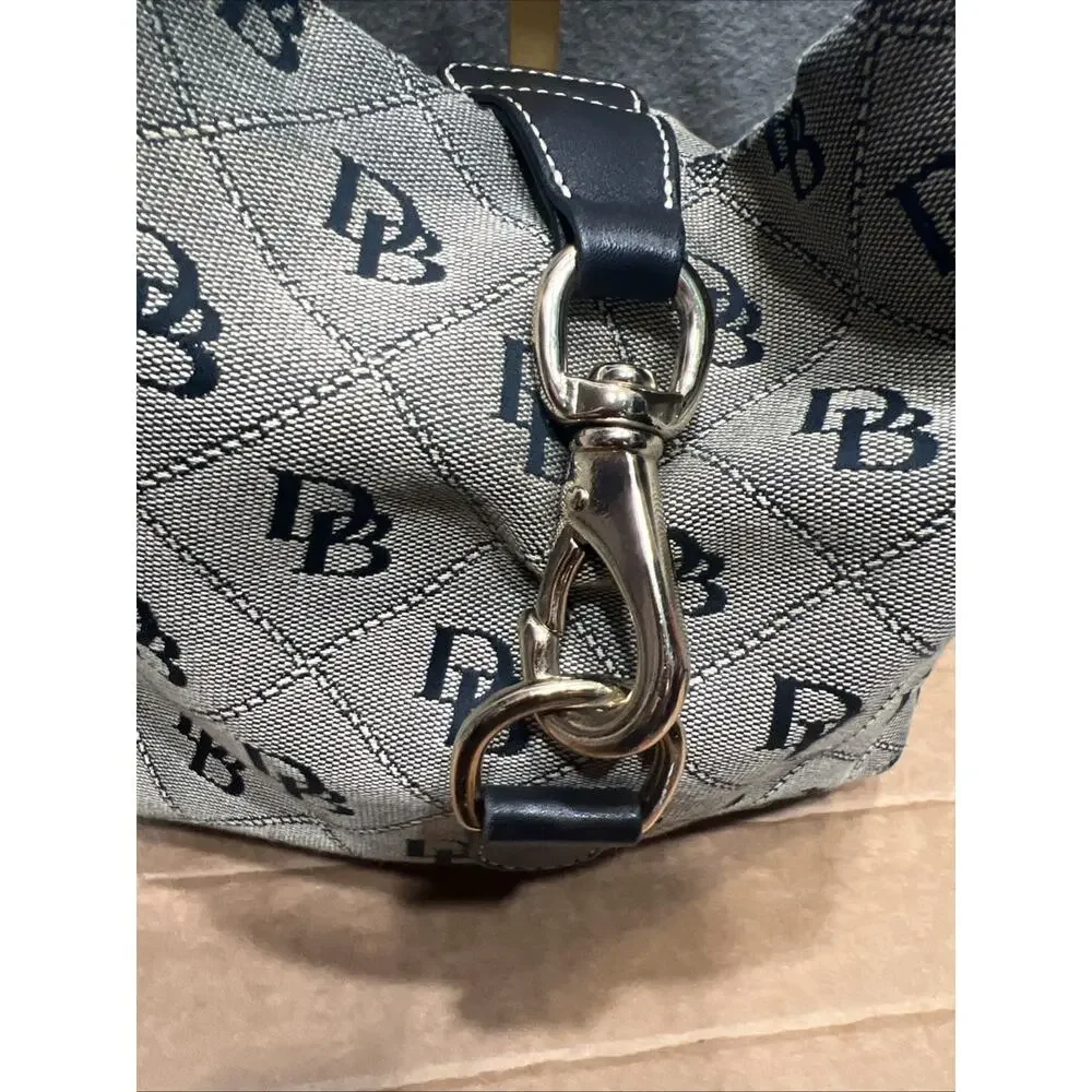 Vintage Dooney & Bourke Brown Canvas Leather Logo Latch Sac Hobo Shoulder Bag - Picture 4 of 12